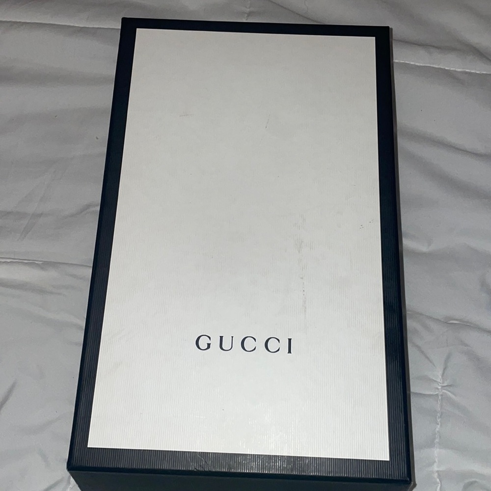 Authentic cherry 🍒 Gucci canvas sneakers